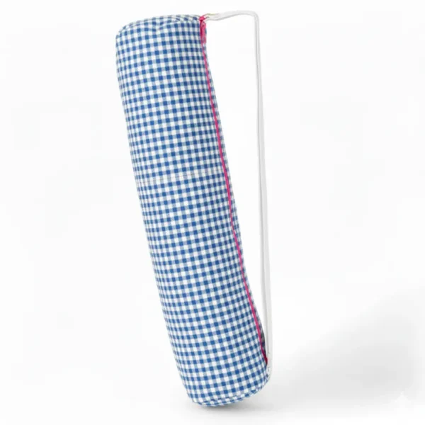Bolsa de tela porta esterilla de yoga con estampado Bolsa de tela porta esterilla de yoga con estampado de cebra. Material de algodón, cómoda correa ajustable. Accesorio esencial para llevar tu esterilla de yoga de cuadros vichy azul y blanco. Material de algodón, cómoda correa ajustable. Accesorio esencial para llevar tu esterilla de yoga.